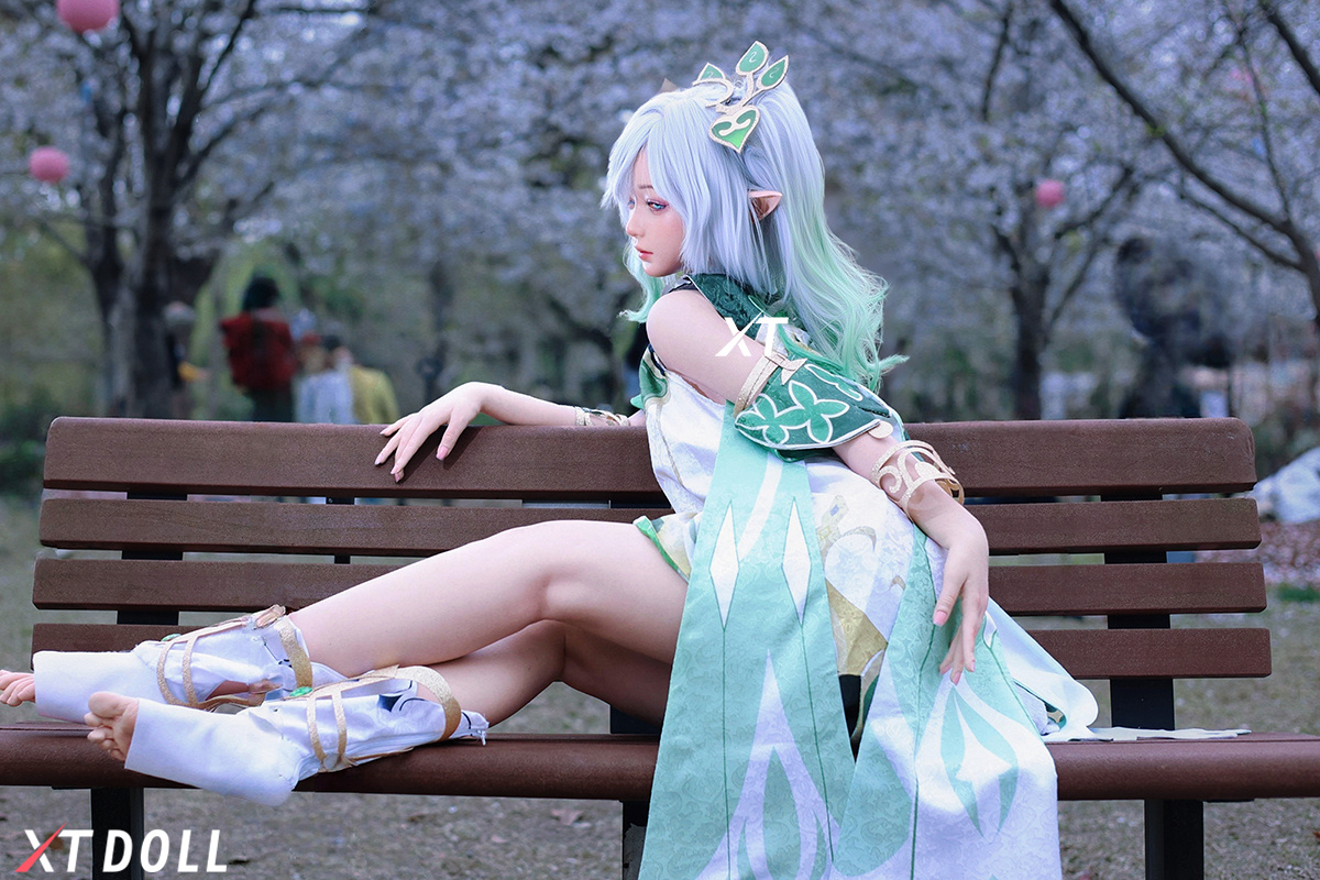  等身大ドール